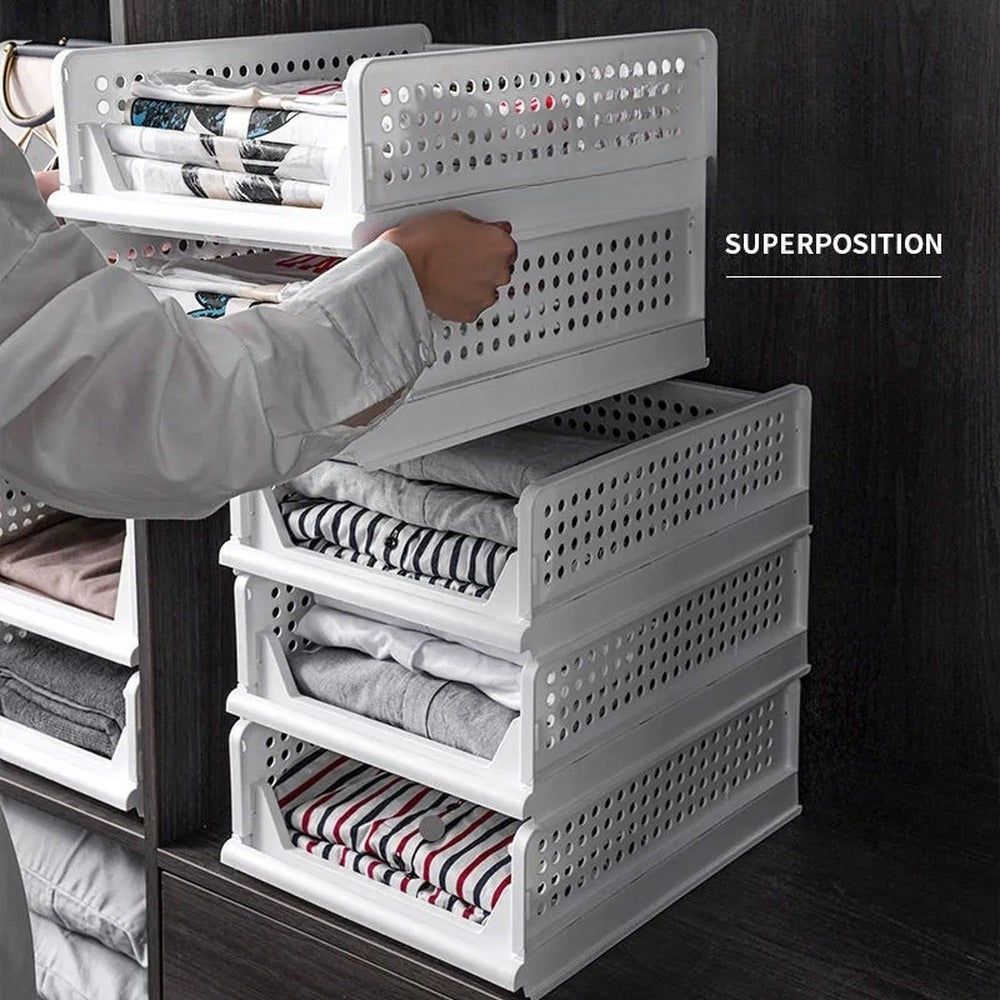 Stackable drawers in a wardrobe