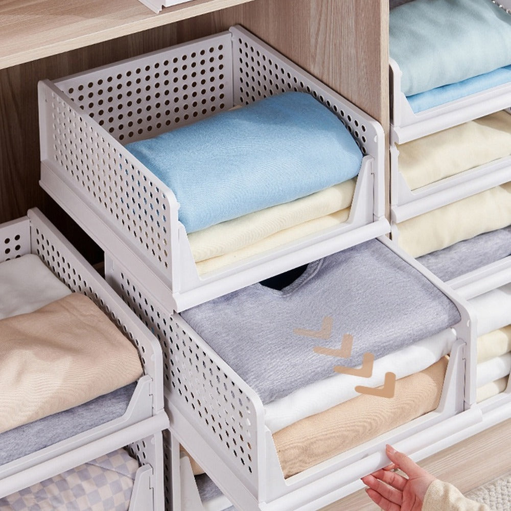 Pull-out basket with folded linens